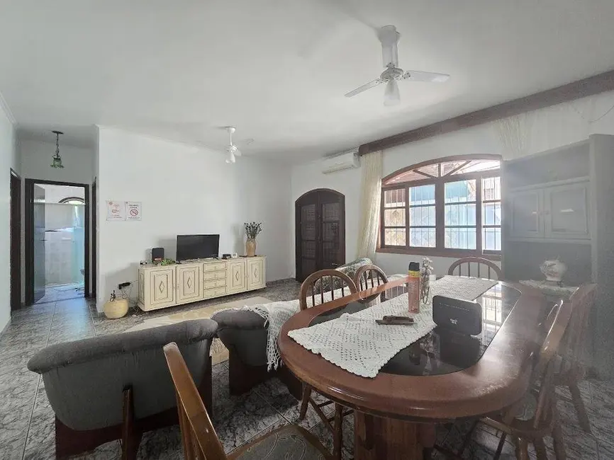 Foto 3 de Casa com 4 quartos à venda, 264m2 em Peruibe - SP