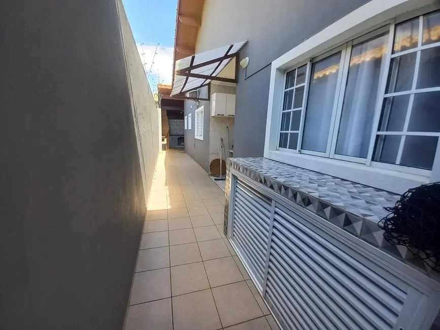 Foto 8 de Casa com 3 quartos à venda, 250m2 em Peruibe - SP