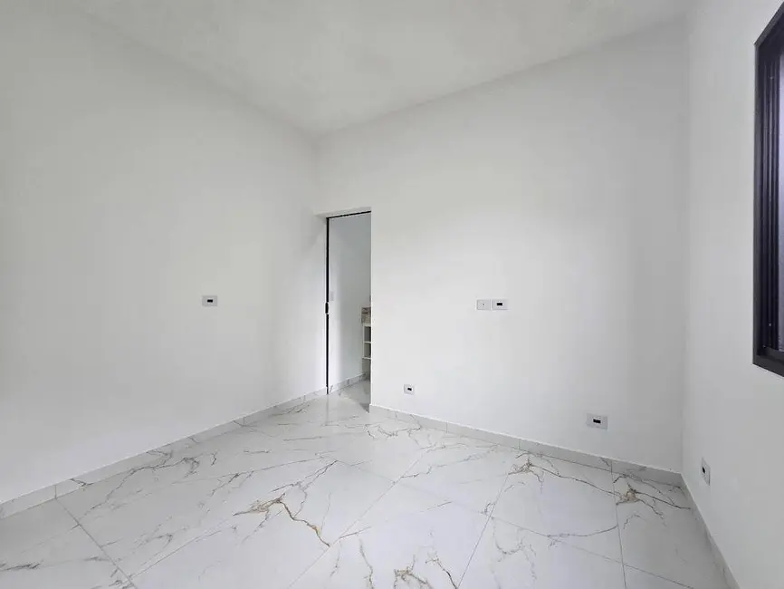 Foto 4 de Casa com 2 quartos à venda, 150m2 em Peruibe - SP