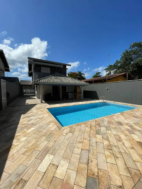 Foto 2 de Casa com 4 quartos à venda, 377m2 em Centro, Peruibe - SP