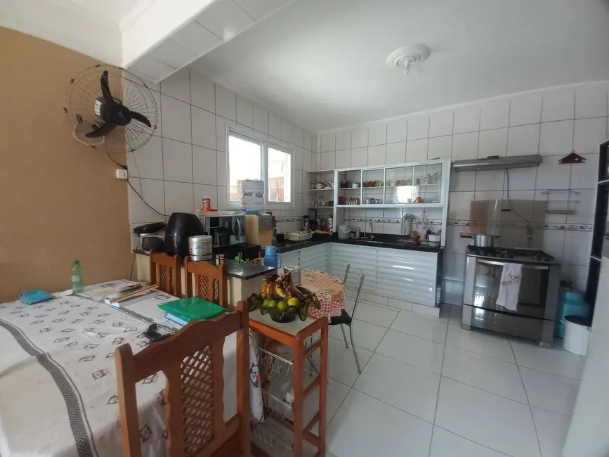 Foto 3 de Casa com 3 quartos à venda, 266m2 em Peruibe - SP