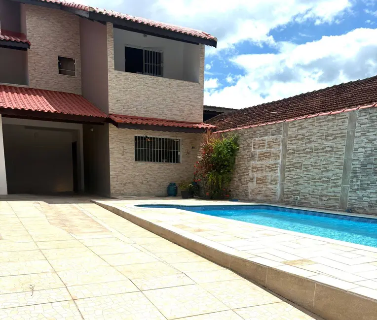 Foto 2 de Casa com 3 quartos à venda, 250m2 em Peruibe - SP