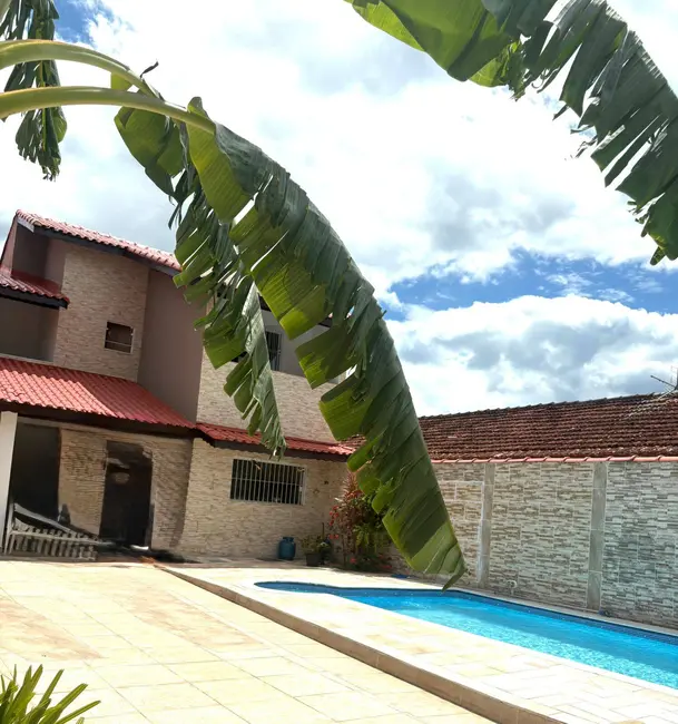 Foto 1 de Casa com 3 quartos à venda, 250m2 em Peruibe - SP