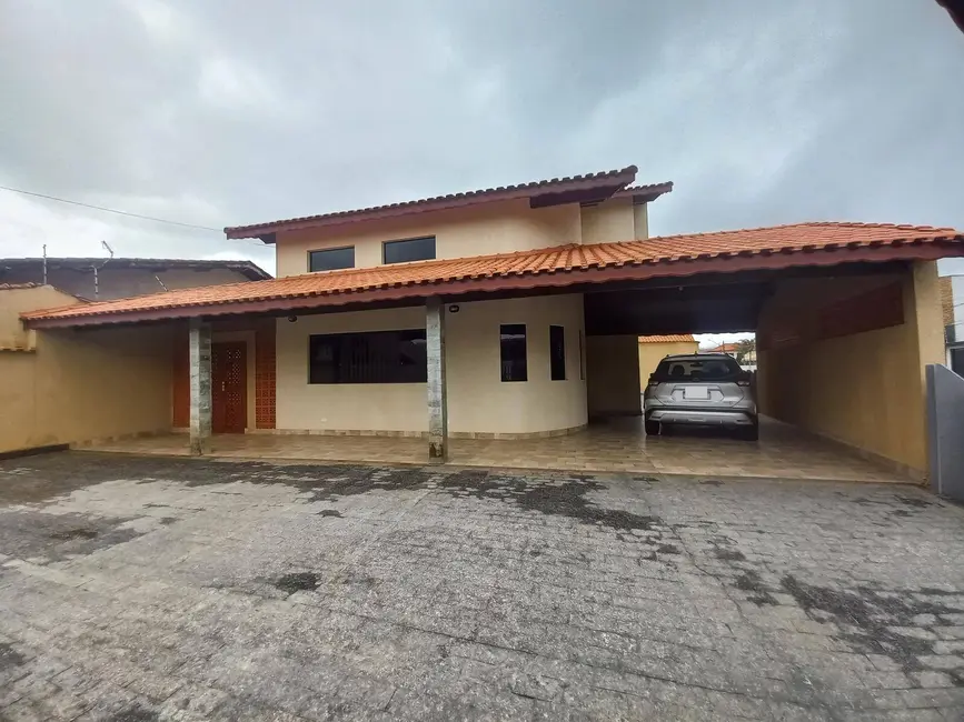 Casa com 4 quartos à venda, 375m2 em Peruibe - SP - imagem 2 Foto 2 de Casa com 4 quartos à venda, 375m2 em Peruibe - SP