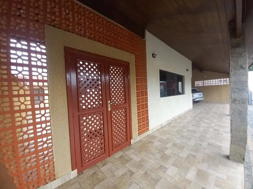 Casa com 4 quartos à venda, 375m2 em Peruibe - SP - imagem 4 Foto 4 de Casa com 4 quartos à venda, 375m2 em Peruibe - SP