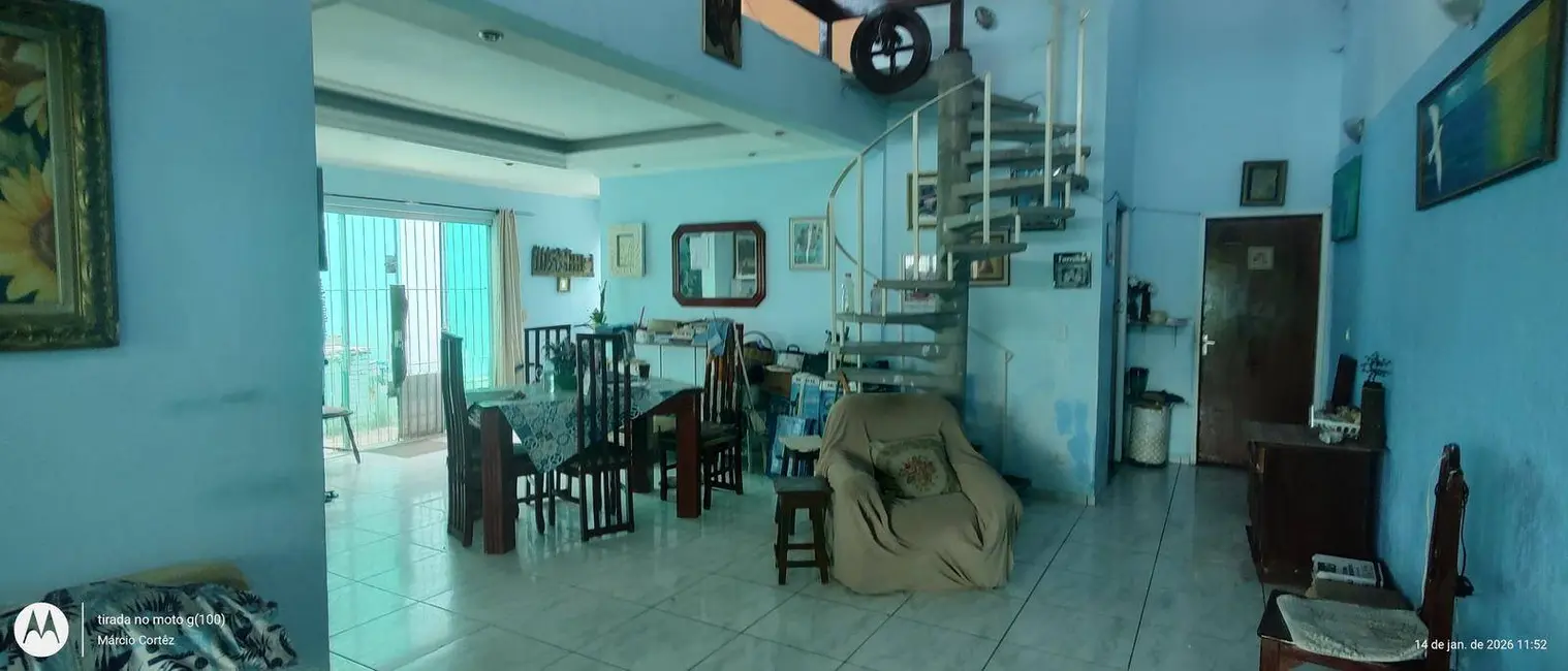Foto 1 de Casa com 3 quartos à venda, 300m2 em Peruibe - SP