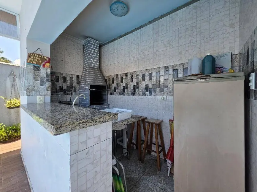 Foto 9 de Casa com 5 quartos à venda, 294m2 em Peruibe - SP