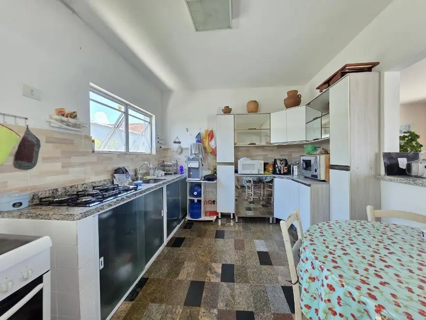 Foto 7 de Casa com 5 quartos à venda, 294m2 em Peruibe - SP