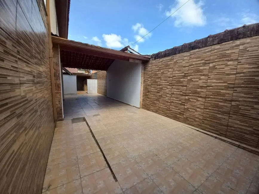 Foto 1 de Casa com 3 quartos à venda, 318m2 em Peruibe - SP