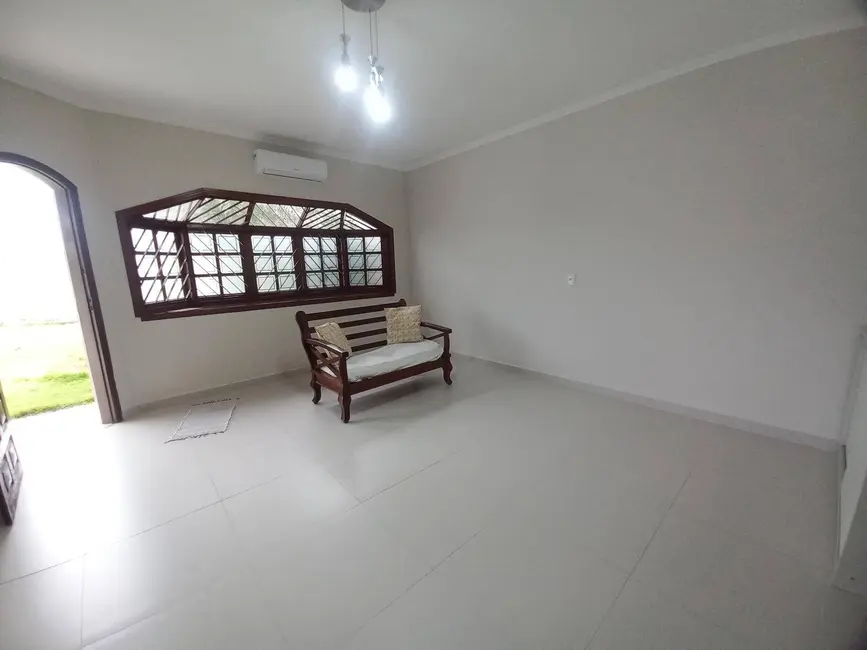 Foto 5 de Casa com 2 quartos à venda, 270m2 em Peruibe - SP