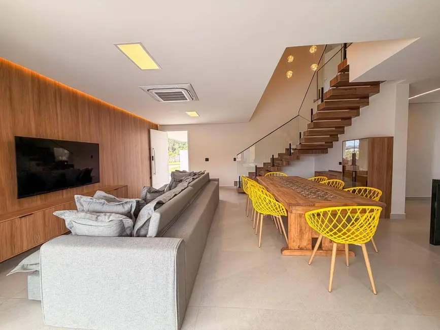 Foto 6 de Casa com 6 quartos à venda, 368m2 em Peruibe - SP