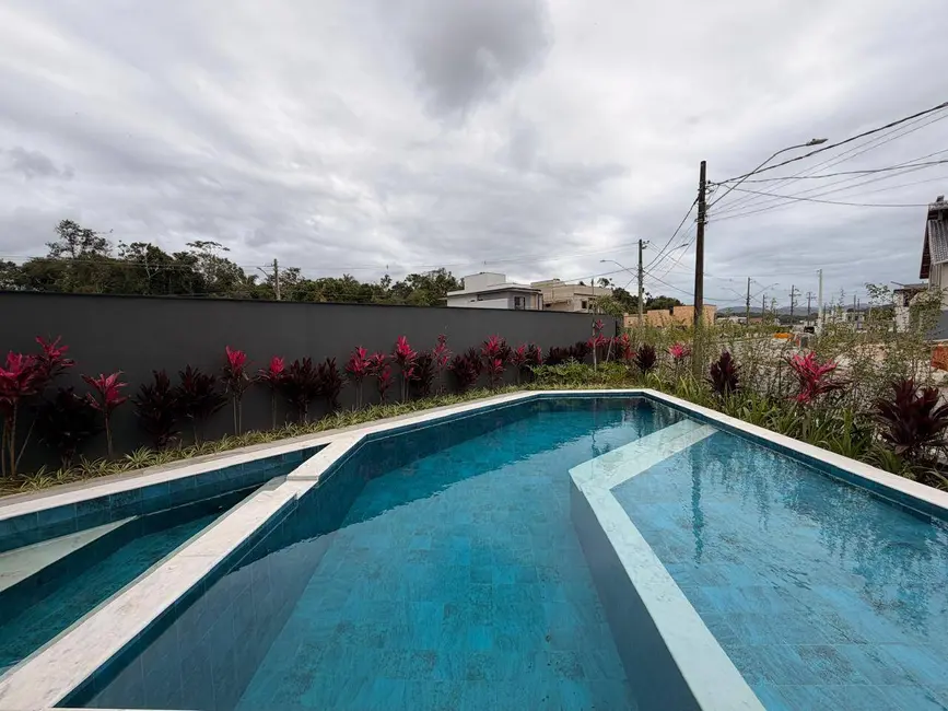 Foto 4 de Casa com 6 quartos à venda, 368m2 em Peruibe - SP