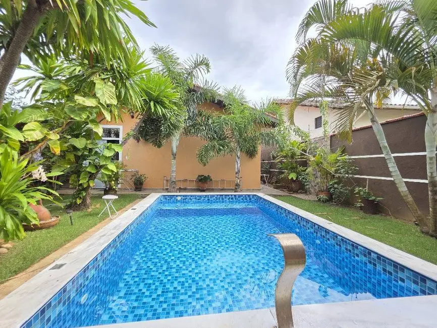 Casa com 3 quartos à venda, 375m2 em Peruibe - SP - imagem 7 Foto 7 de Casa com 3 quartos à venda, 375m2 em Peruibe - SP