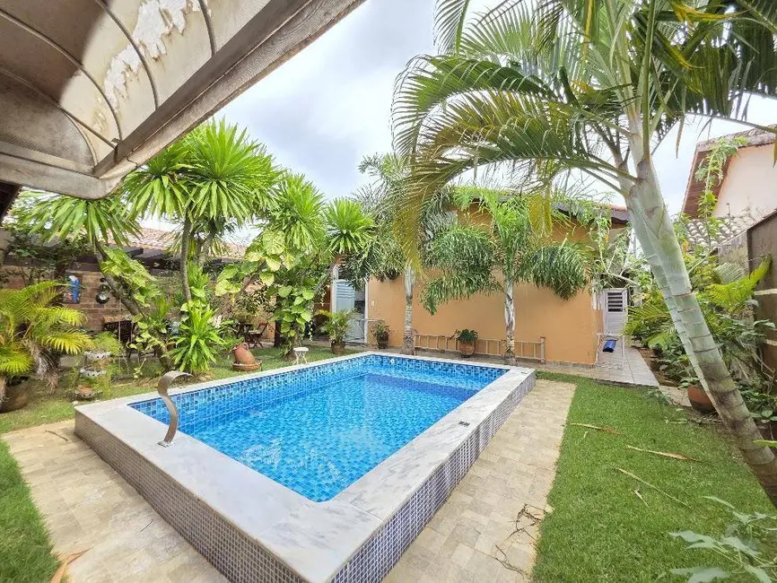 Casa com 3 quartos à venda, 375m2 em Peruibe - SP - imagem 1 Foto 1 de Casa com 3 quartos à venda, 375m2 em Peruibe - SP