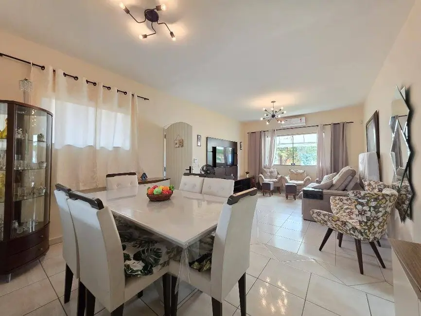 Casa com 3 quartos à venda, 375m2 em Peruibe - SP - imagem 4 Foto 4 de Casa com 3 quartos à venda, 375m2 em Peruibe - SP