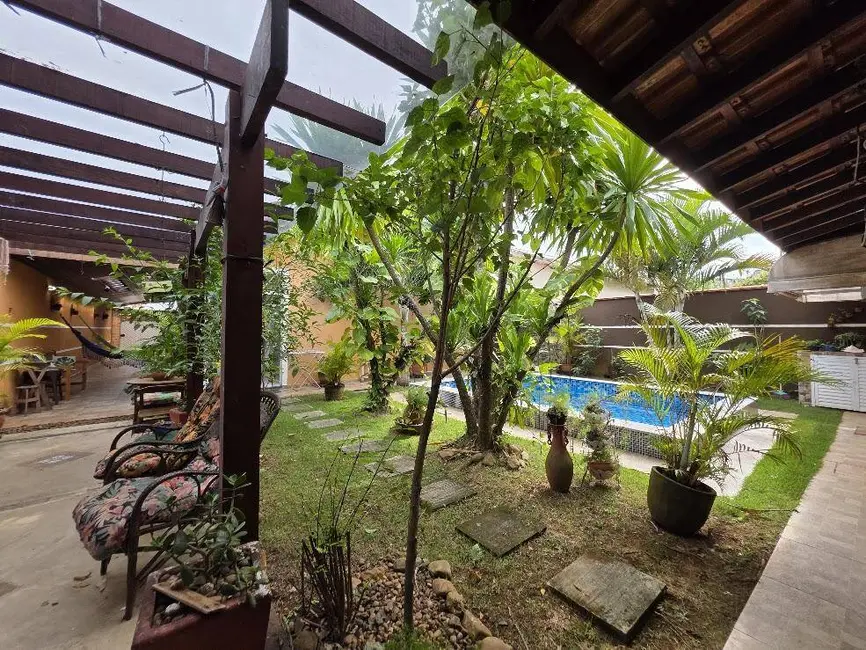 Casa com 3 quartos à venda, 375m2 em Peruibe - SP - imagem 9 Foto 9 de Casa com 3 quartos à venda, 375m2 em Peruibe - SP