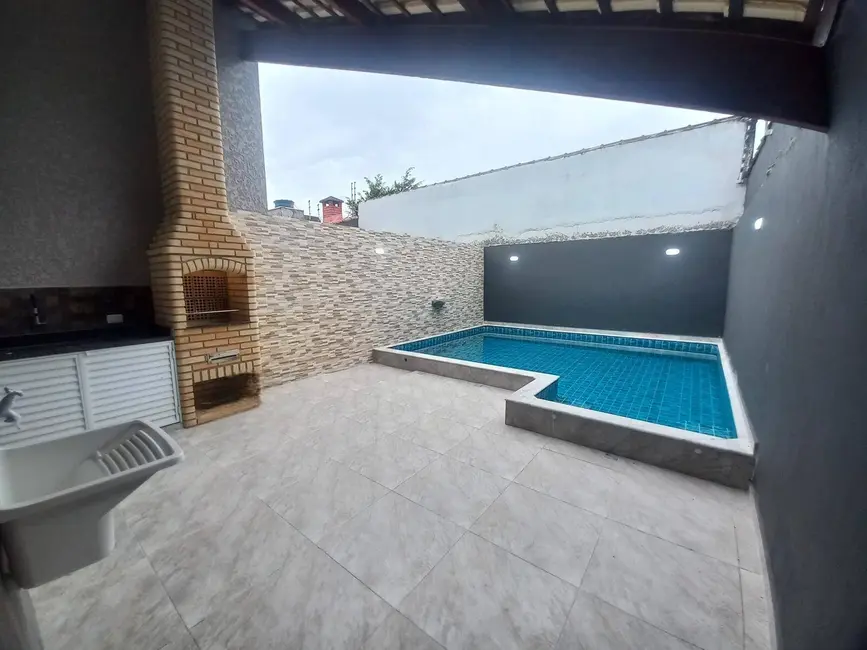 Foto 2 de Casa com 2 quartos à venda, 150m2 em Peruibe - SP