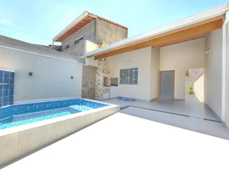 Foto 2 de Casa com 3 quartos à venda, 180m2 em Peruibe - SP
