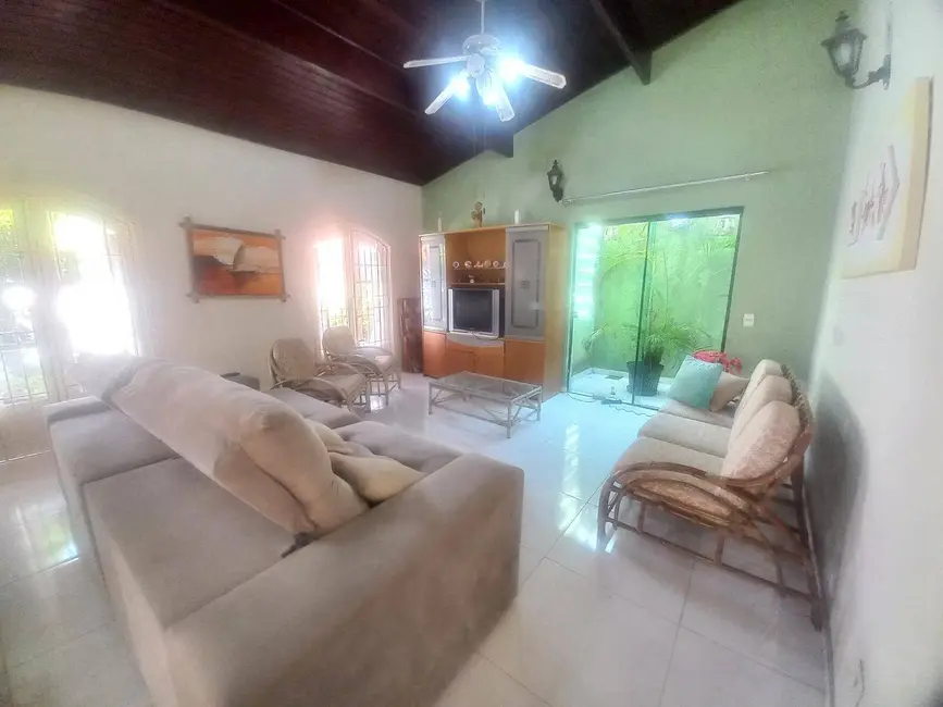Foto 7 de Casa com 4 quartos à venda, 268m2 em Peruibe - SP
