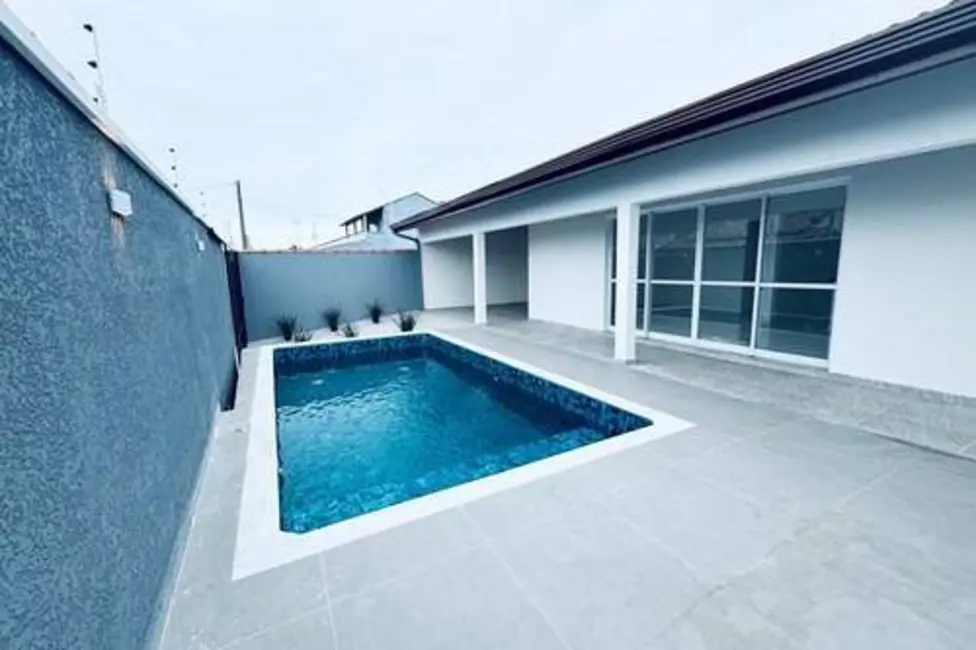 Casa com 4 quartos à venda, 333m2 em Peruibe - SP - imagem 1 Foto 1 de Casa com 4 quartos à venda, 333m2 em Peruibe - SP