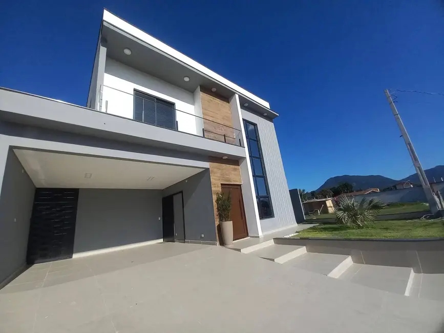 Casa com 5 quartos à venda, 300m2 em Peruibe - SP - imagem 1 Foto 1 de Casa com 5 quartos à venda, 300m2 em Peruibe - SP