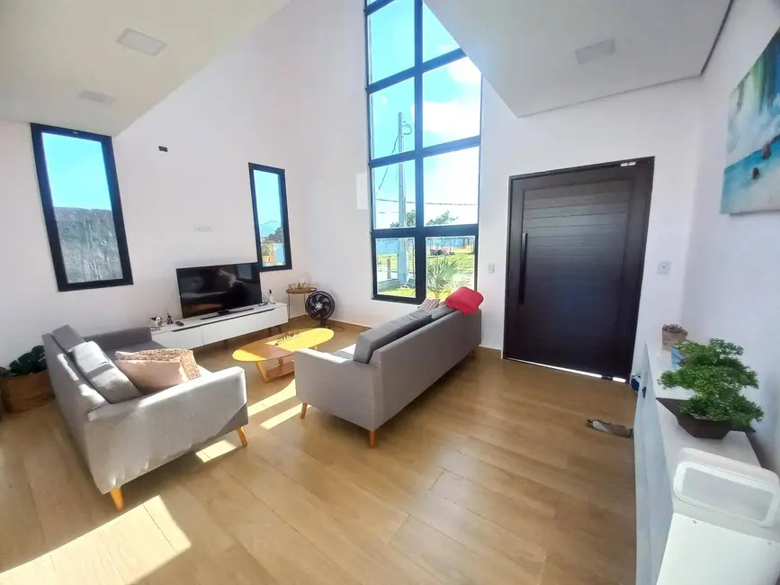 Casa com 5 quartos à venda, 300m2 em Peruibe - SP - imagem 8 Foto 8 de Casa com 5 quartos à venda, 300m2 em Peruibe - SP