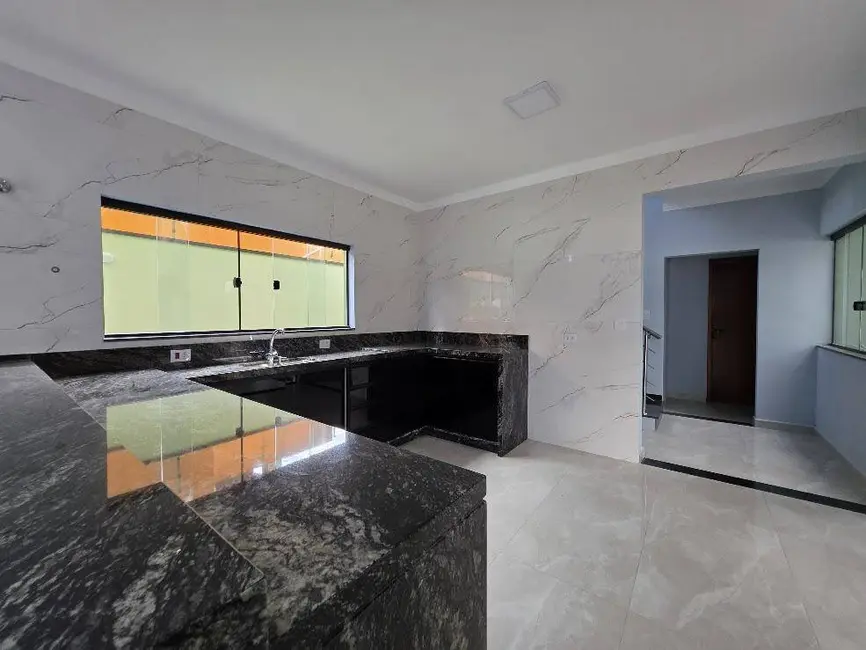 Foto 5 de Casa com 4 quartos à venda, 360m2 em Peruibe - SP