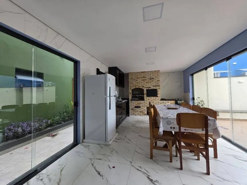 Foto 8 de Casa com 4 quartos à venda, 360m2 em Peruibe - SP