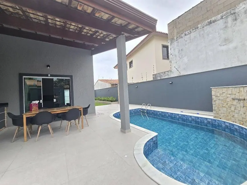 Foto 1 de Casa com 3 quartos à venda, 290m2 em Peruibe - SP