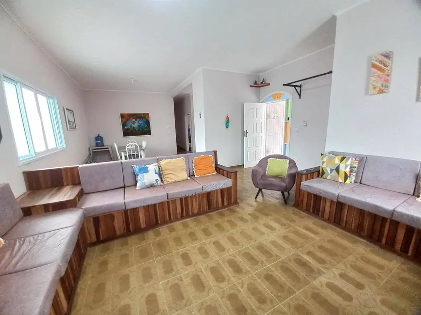 Foto 3 de Casa com 4 quartos à venda, 282m2 em Peruibe - SP