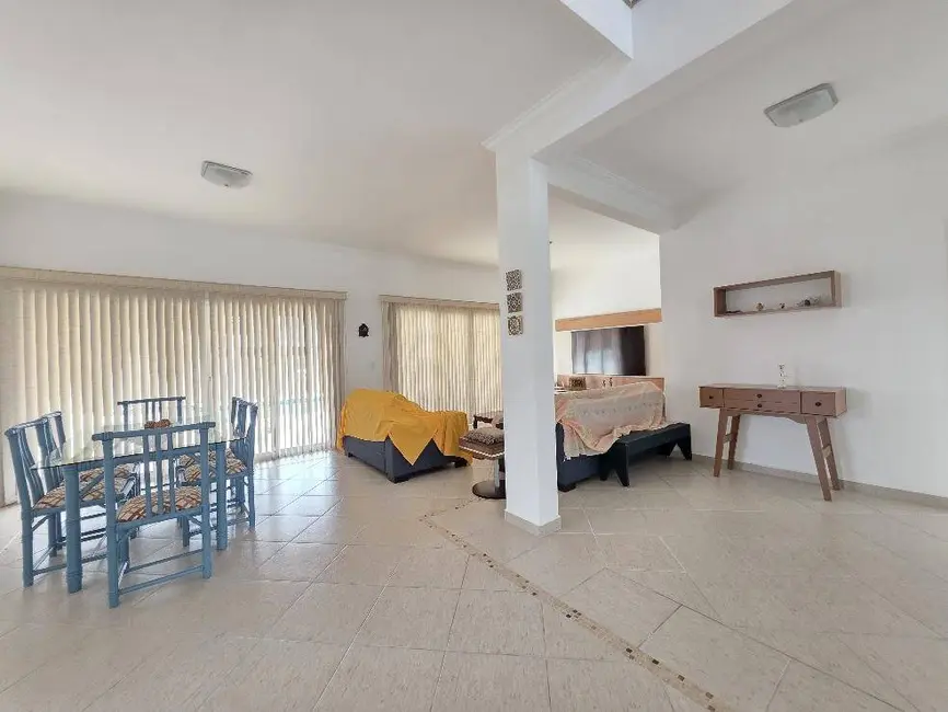 Casa com 4 quartos à venda, 412m2 em Peruibe - SP - imagem 8 Foto 8 de Casa com 4 quartos à venda, 412m2 em Peruibe - SP