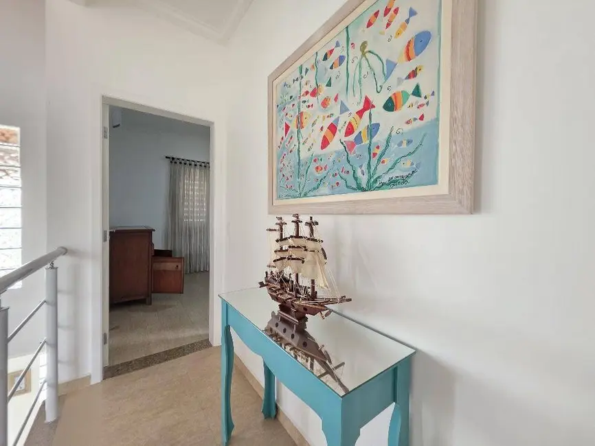 Casa com 4 quartos à venda, 412m2 em Peruibe - SP - imagem 5 Foto 5 de Casa com 4 quartos à venda, 412m2 em Peruibe - SP