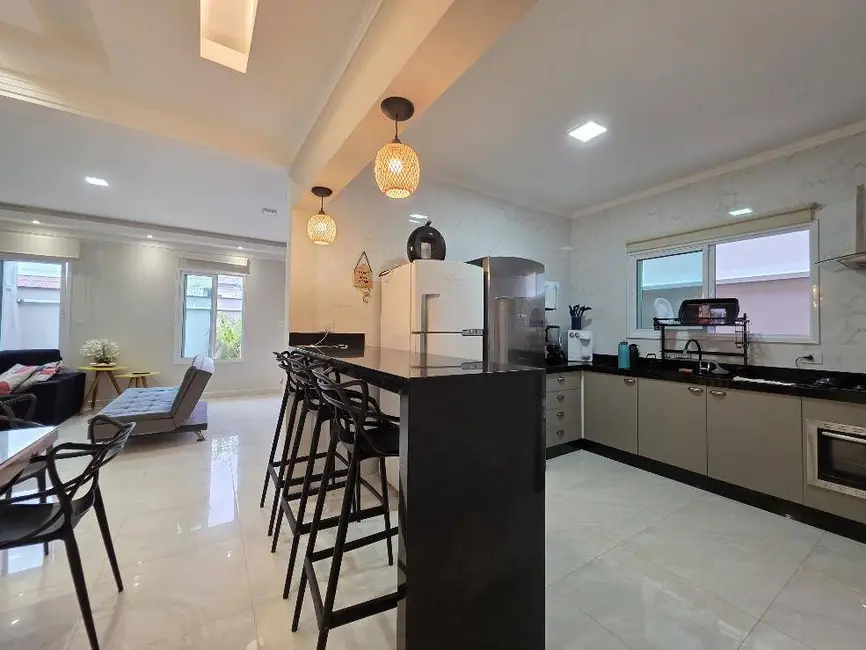 Foto 6 de Casa com 4 quartos à venda, 250m2 em Peruibe - SP