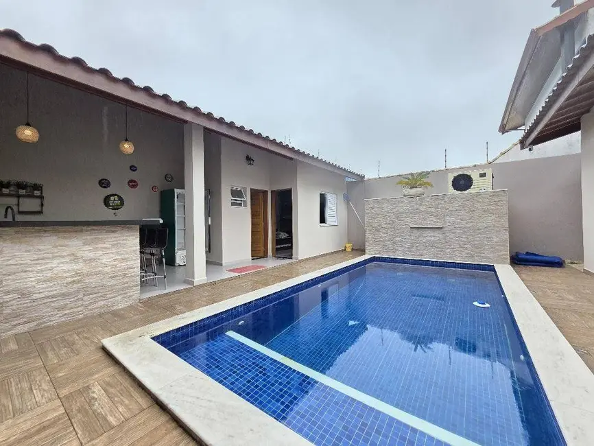 Foto 2 de Casa com 4 quartos à venda, 250m2 em Peruibe - SP