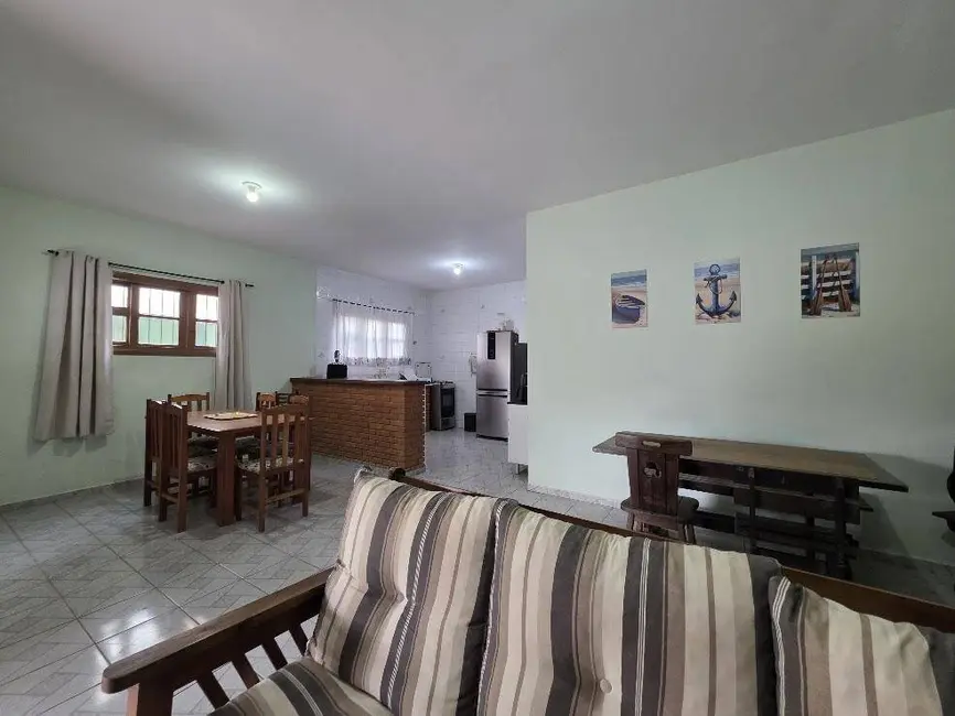 Casa com 3 quartos à venda, 260m2 em Peruibe - SP - imagem 3 Foto 3 de Casa com 3 quartos à venda, 260m2 em Peruibe - SP