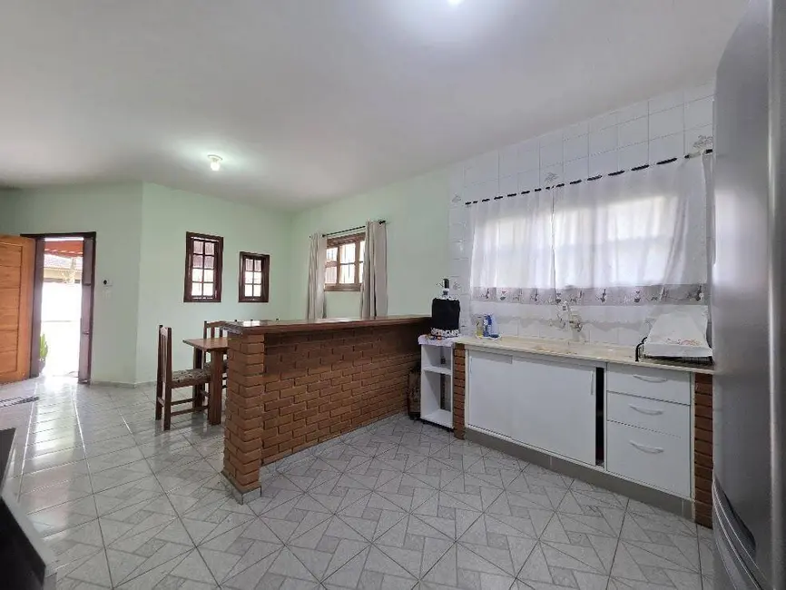 Casa com 3 quartos à venda, 260m2 em Peruibe - SP - imagem 2 Foto 2 de Casa com 3 quartos à venda, 260m2 em Peruibe - SP
