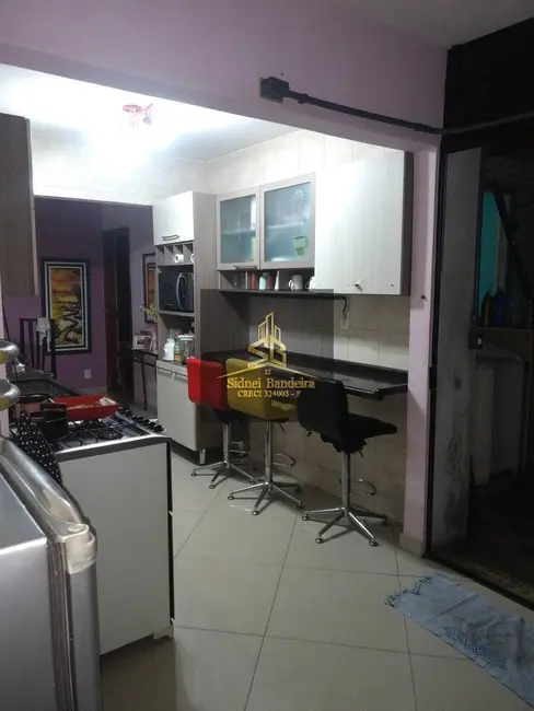 Foto 4 de Casa com 3 quartos à venda, 176m2 em Residencial Sítio Santo Antônio, Taubate - SP