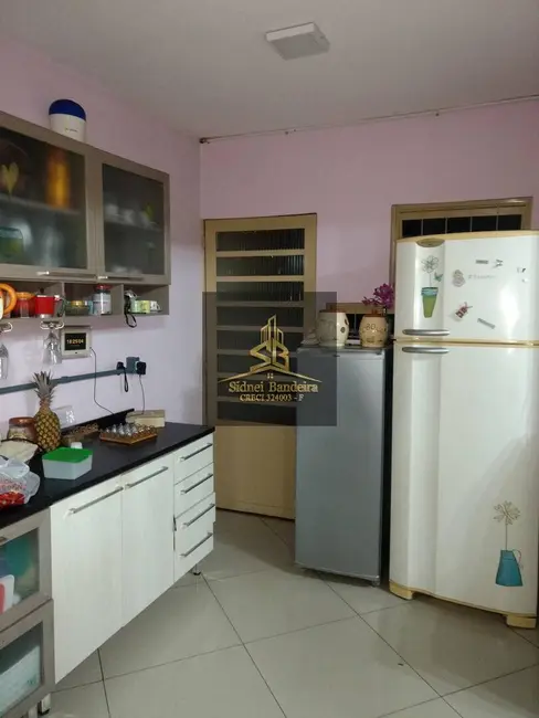 Foto 5 de Casa com 3 quartos à venda, 176m2 em Residencial Sítio Santo Antônio, Taubate - SP
