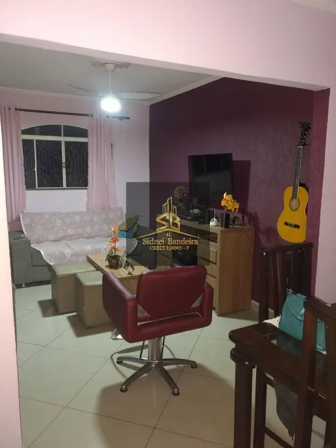 Foto 1 de Casa com 3 quartos à venda, 176m2 em Residencial Sítio Santo Antônio, Taubate - SP
