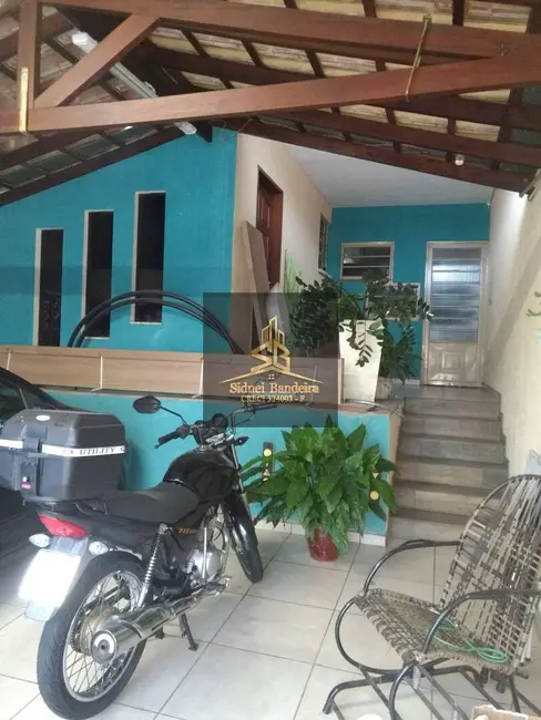 Foto 2 de Casa com 3 quartos à venda, 176m2 em Residencial Sítio Santo Antônio, Taubate - SP