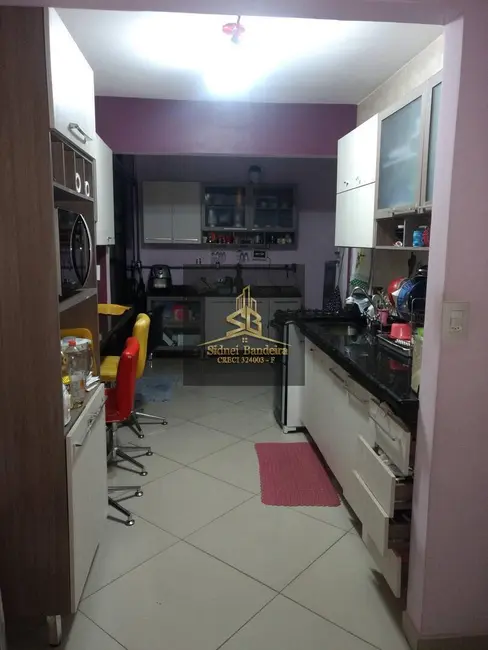 Foto 3 de Casa com 3 quartos à venda, 176m2 em Residencial Sítio Santo Antônio, Taubate - SP