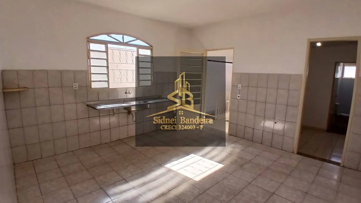 Foto 3 de Casa com 2 quartos à venda, 250m2 em Jardim Ana Rosa, Taubate - SP