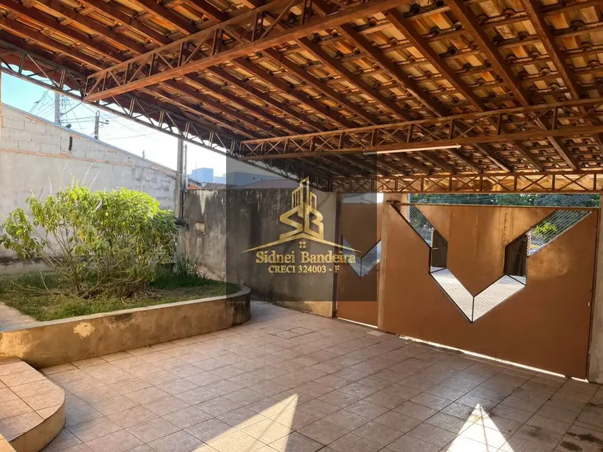 Casa com 4 quartos à venda, 250m2 em Parque Bandeirantes, Taubate - SP - imagem 2 Foto 2 de Casa com 4 quartos à venda, 250m2 em Parque Bandeirantes, Taubate - SP