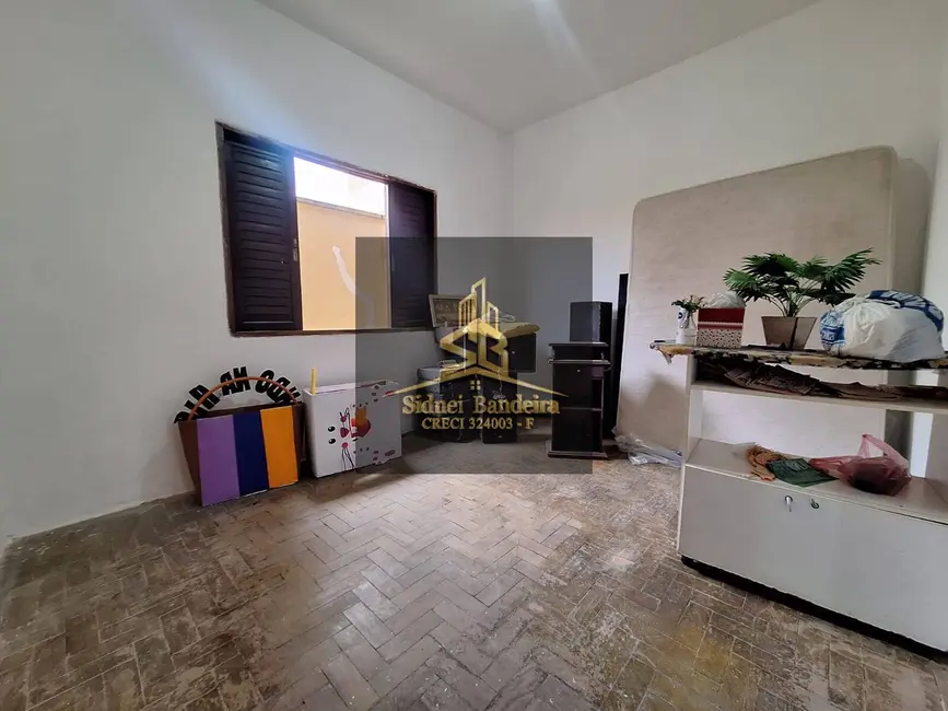 Foto 2 de Casa com 3 quartos à venda, 200m2 em Monção, Taubate - SP