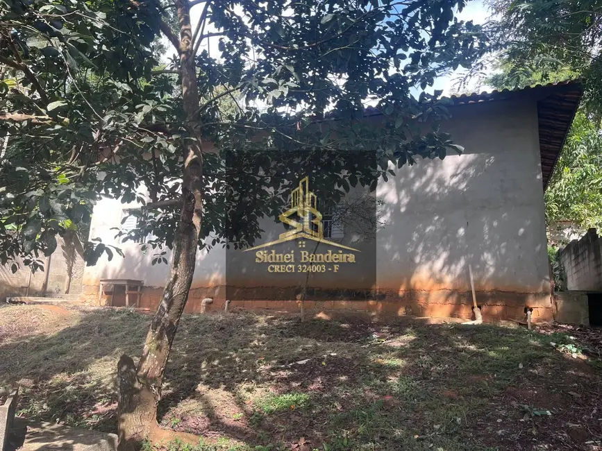 Foto 3 de Chácara com 3 quartos à venda, 1500m2 em Loteamento Chácaras Ingrid, Taubate - SP