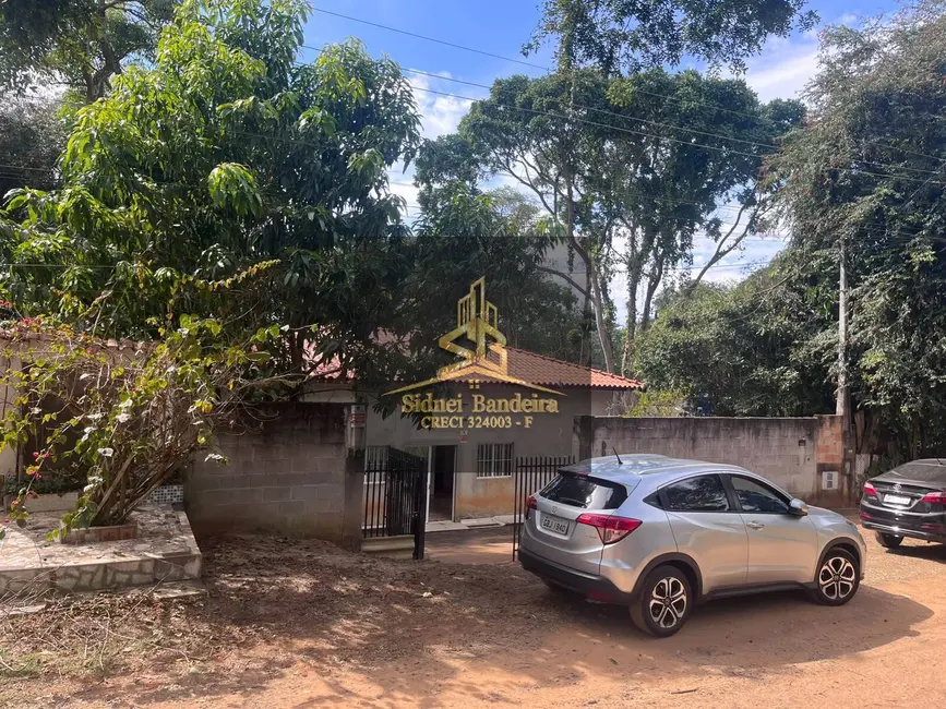 Foto 2 de Chácara com 3 quartos à venda, 1500m2 em Loteamento Chácaras Ingrid, Taubate - SP