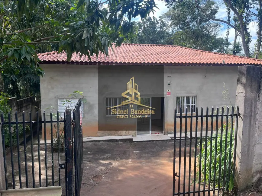 Foto 1 de Chácara com 3 quartos à venda, 1500m2 em Loteamento Chácaras Ingrid, Taubate - SP