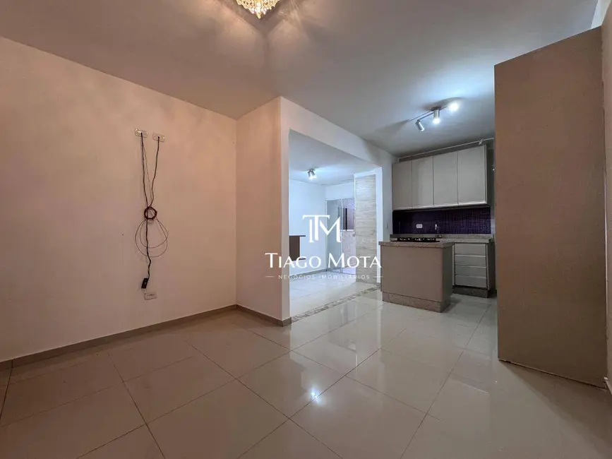 Casa com 3 quartos à venda, 182m2 em Cambezinho, Londrina - PR - imagem 6 Foto 6 de Casa com 3 quartos à venda, 182m2 em Cambezinho, Londrina - PR