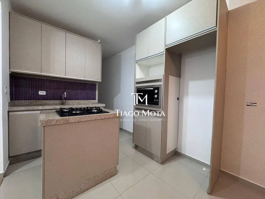 Casa com 3 quartos à venda, 182m2 em Cambezinho, Londrina - PR - imagem 8 Foto 8 de Casa com 3 quartos à venda, 182m2 em Cambezinho, Londrina - PR