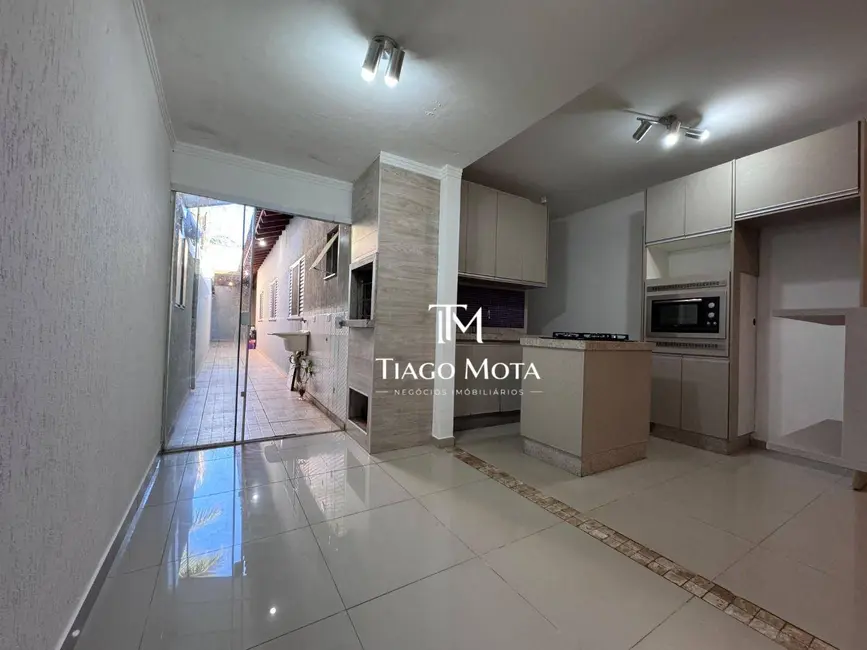 Casa com 3 quartos à venda, 182m2 em Cambezinho, Londrina - PR - imagem 7 Foto 7 de Casa com 3 quartos à venda, 182m2 em Cambezinho, Londrina - PR